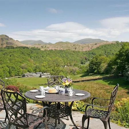 Дом отдыха Luxurious Holiday At Skelwith Fold With Lush Garden *